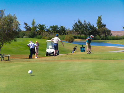 Playing golf in Algarve